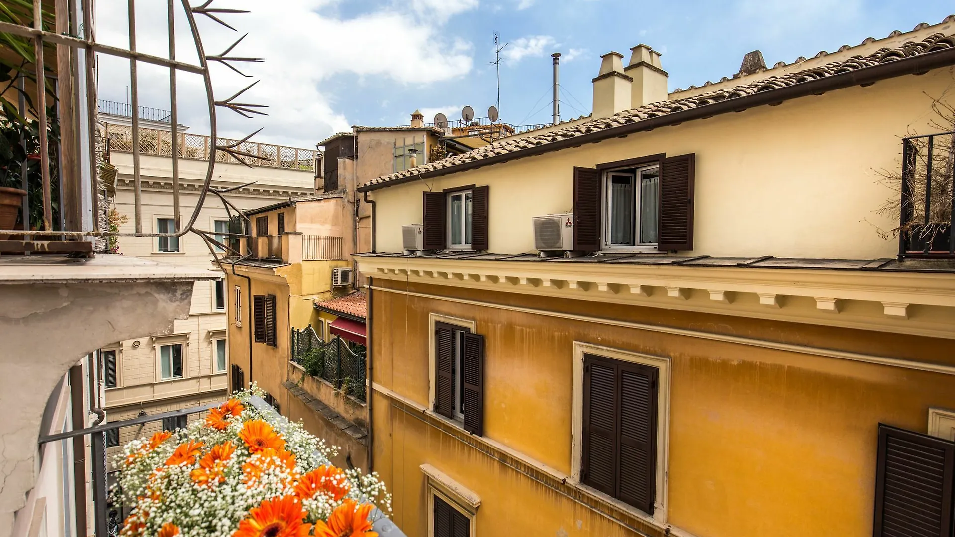 *** Konukevi Orange Suites Roma İtalya