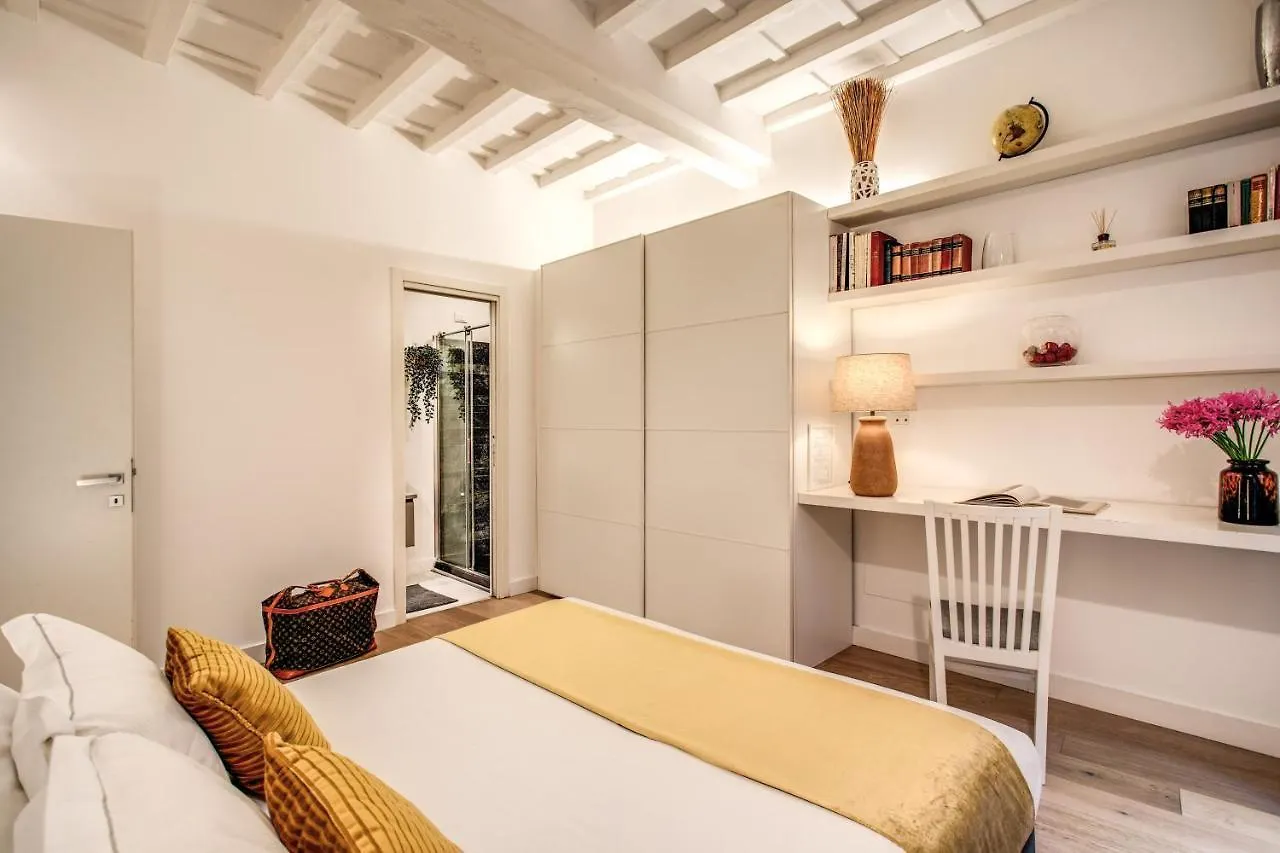 Orange Suites Rome 3*,